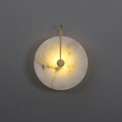 Wandlampe mit Alabasterscheibe und Metallarm | Runde Wandleuchte mit LED-Licht