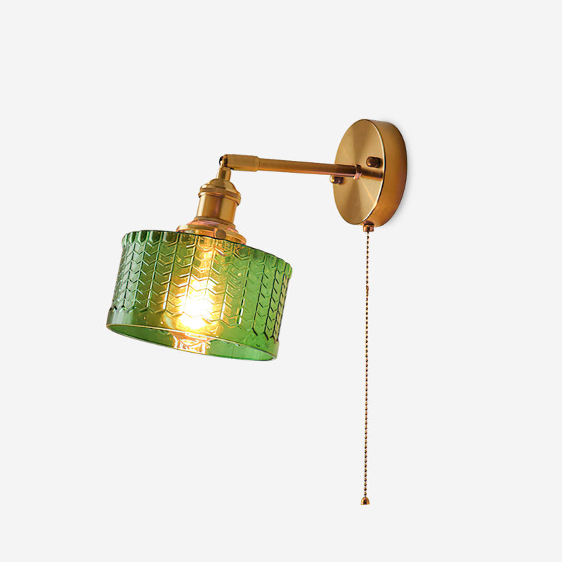 Wandleuchte mit Glasschirm und Zugkette | Schwenkbarer Arm in Messingoptik mit texturiertem Glas