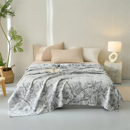 Decke mit floralem Blumen- und Zweigmuster | Überwurf für Bett und Sofa