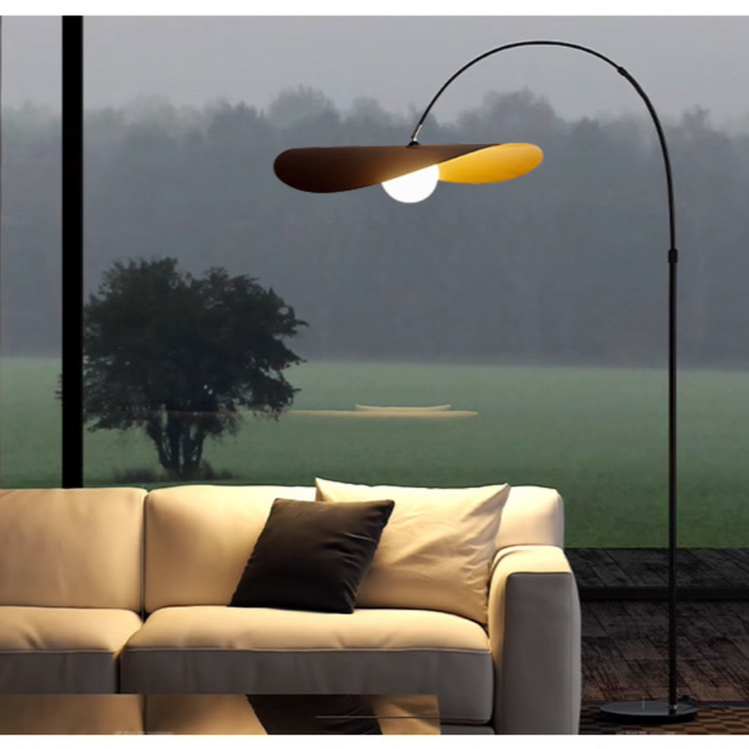 Bogenlampe mit ovalem Schirm