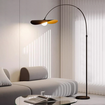 Bogenlampe mit ovalem Schirm