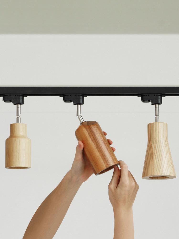 Deckenlampe mit Holz-Spots