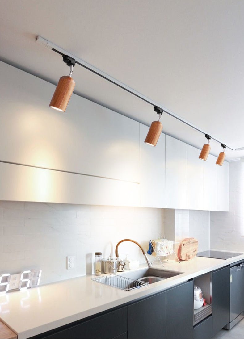 Deckenlampe mit Holz-Spots