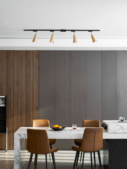 Deckenlampe mit Holz-Spots