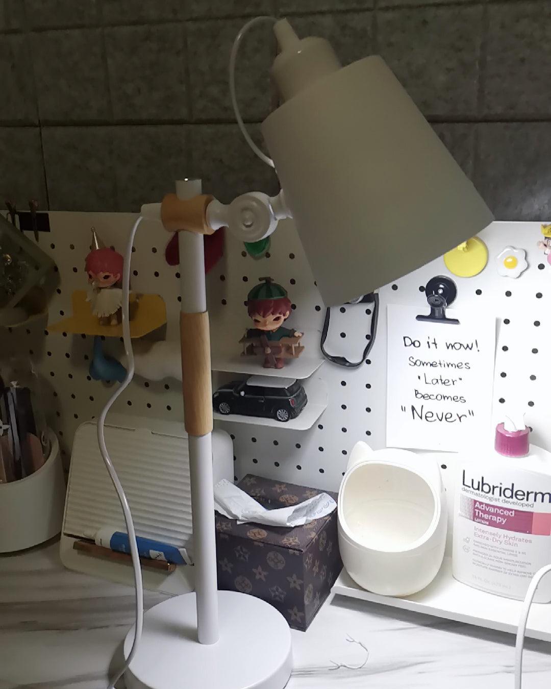 Verstellbare Schreibtischlampe