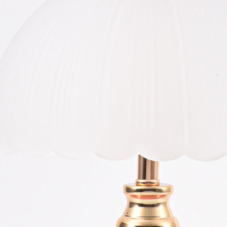 Tischlampe mit Glasschirm