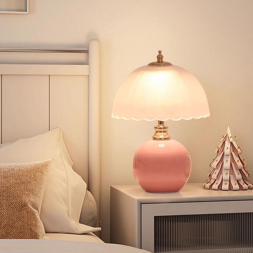 Tischlampe mit Glasschirm